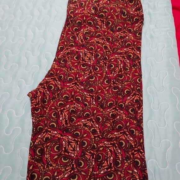 Lularoe buttersoft leggings tall - Picture 3 of 12